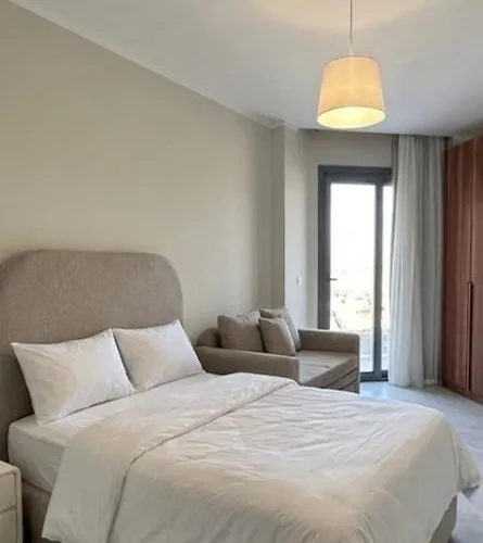 Sea-view Studio, Sunrise Balcony & & Pool * الغردقة